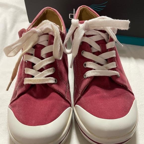 Dansko Red Veda canvas shoes - Picture 2 of 10